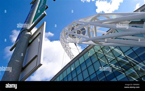 Wembley Stadium Arch Stock Photo - Alamy