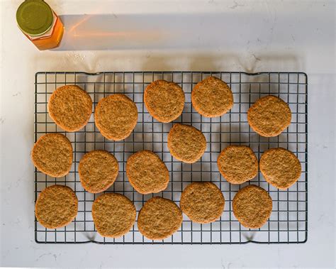 Peanut Butter Sandwich Cookies with Honey Cinnamon Filling — Renovation ...