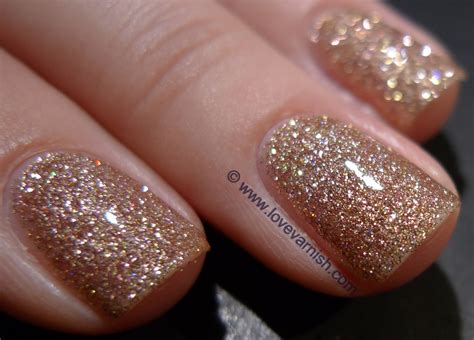 Top holiday nail polish color | Trusper