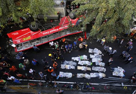 LA SOLIDARIDAD: Philippines Bus Crash near Manila Kills 22 [PHOTOS]