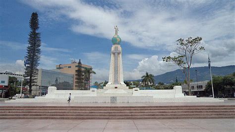 Monumento al Divino Salvador del Mundo, San Salvador