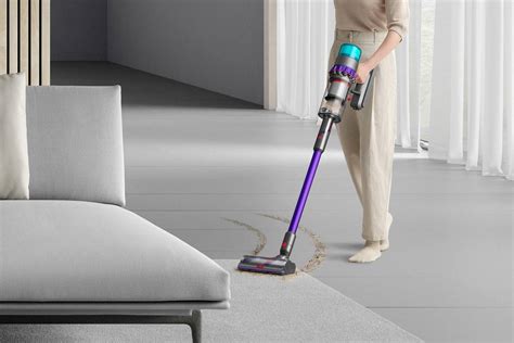 Dyson Gen5detect vacuum spins 9x faster than an F1 engine