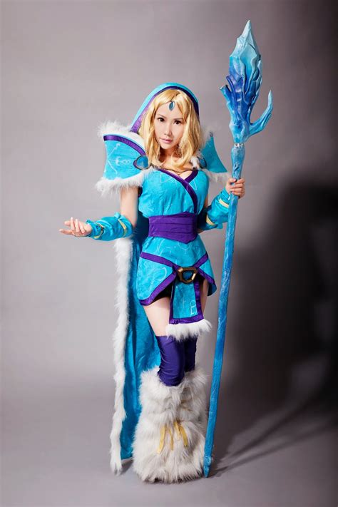 Beru812: Dota 2 Cosplay sexy Crystal Maiden