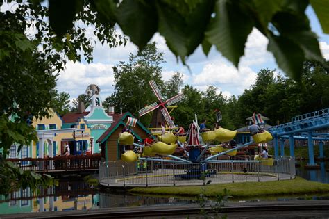 Dutch Shoes | Family Park Ride in New Hampshire | Story Land