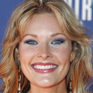 Elizabeth Cook - Bio, Facts, Family | Famous Birthdays