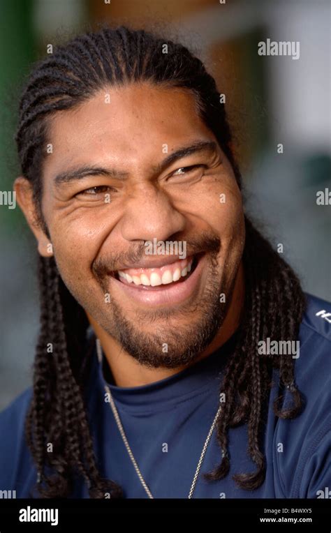 GLOUCESTER AND ENGLAND RUGBY PLAYER LESLEY VAINIKOLO SEP 2007 UK Stock Photo - Alamy