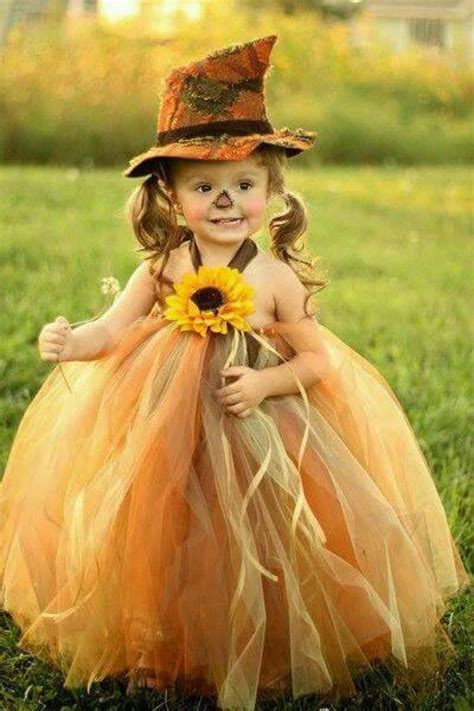 27 magnifiques costumes d'Halloween faits de tulle! | Scarecrow costume, Scarecrow tutu, Kids ...