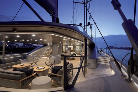 SAILING YACHTS - Perini Navi