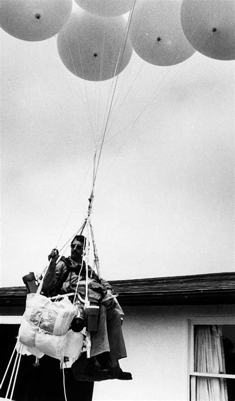 Lawnchair Larry, the OG Balloon Man Who Flew Into Federal Airspace by Mistake - autoevolution