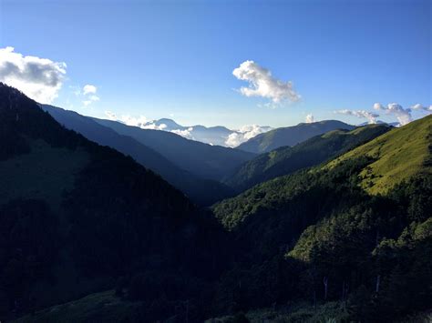 Mountains in Central Taiwan [4608x3456] : r/ImagesOfTaiwan