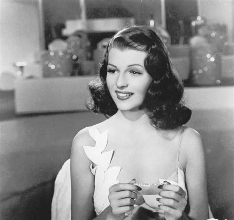 Rita﻿ Hayworth | Rita hayworth, Vintage hairstyles, Pin curls