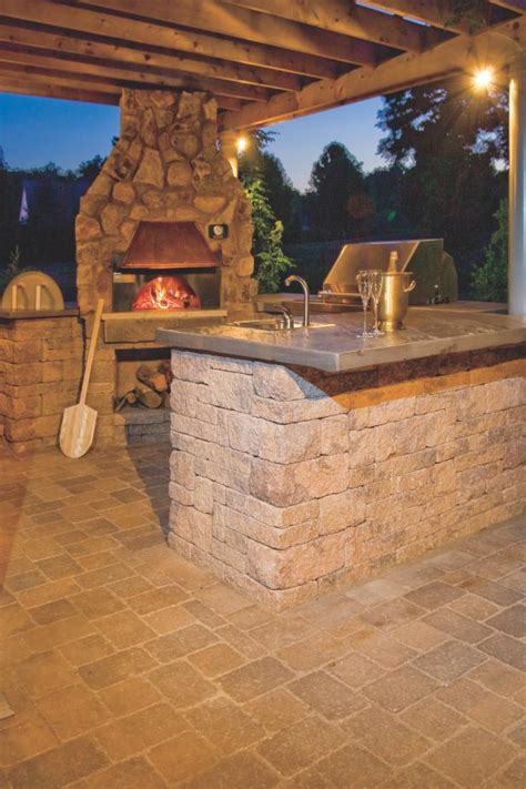 Outdoor Pizza Oven Fireplace Options and Ideas | HGTV