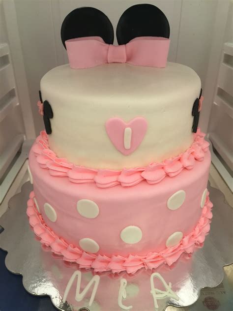 Minnie Mouse cake | Minnie mouse cake, Mouse cake, Cake creations