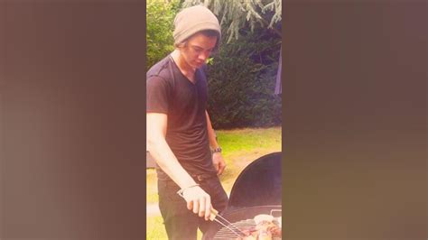 Harry styles cooking - YouTube