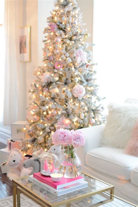 How to Decorate the Perfect Pink Christmas Tree - The Pink Dream