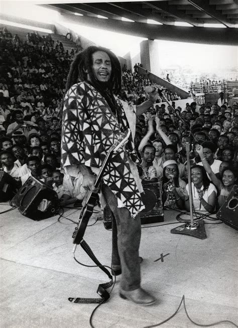 Bob Marley Performs in Gabon 1980: Upon arriving... - worldwarXP