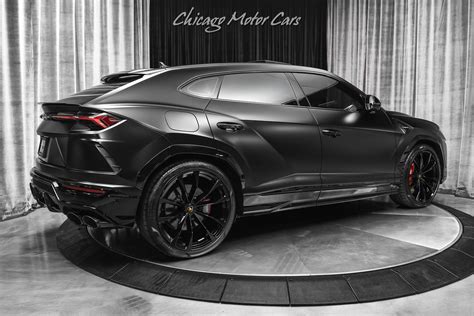 Descubrir 59+ imagen lamborghini urus all black - Abzlocal.mx