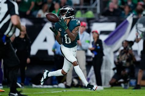 Eagles’ injury report: Update on DeVonta Smith’s condition - nj.com