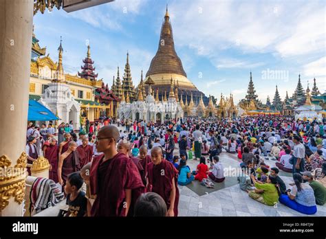 Monks at the Shwedagon Pagoda for the Thandingyut festival in Yangon ...