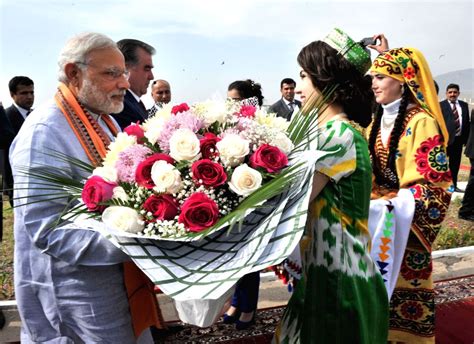 Dushanbe (Tajikistan): Modi visits India-Tajik Friendship Hospital