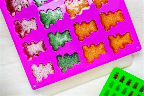 Here's How to Make Your Own Gummy Bears at Home | Recipe | Homemade gummy bears, Gummy bears ...