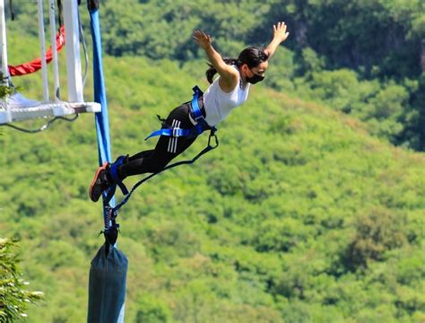 5 Crucial Tips For First-Time Bungy-Jumpers – Trip Geny