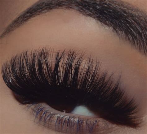 Are Men Really Attracted to a Woman's Great Pair of... Eyelashes? - Christian Chat Rooms & Forums