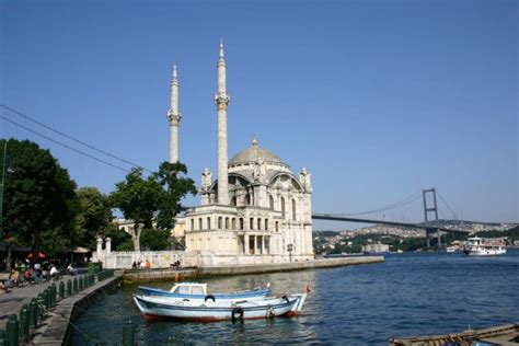 Ortakoy neighborhood - All About Istanbul