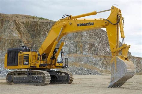 Komatsu Excavators Prices [Updated New & Used Pricing]