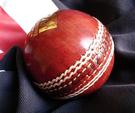 File:Cricket ball G&M.jpg - Wikipedia