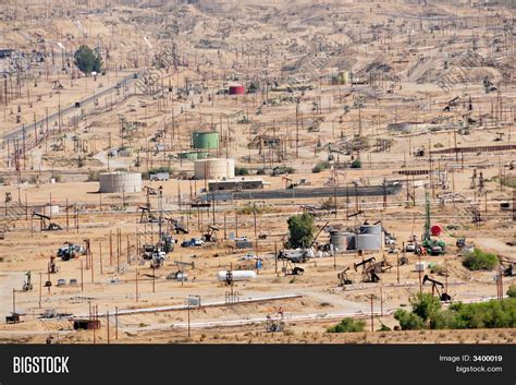 Kern River Oil Fields Image & Photo | Bigstock