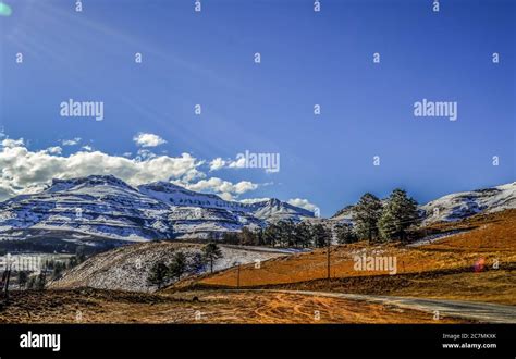 Drakensberg mountains snow hi-res stock photography and images - Alamy