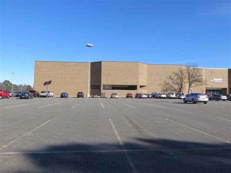 Sky City: Retail History: Newmarket North Mall/Newmarket Fair Mall: Newport News, VA