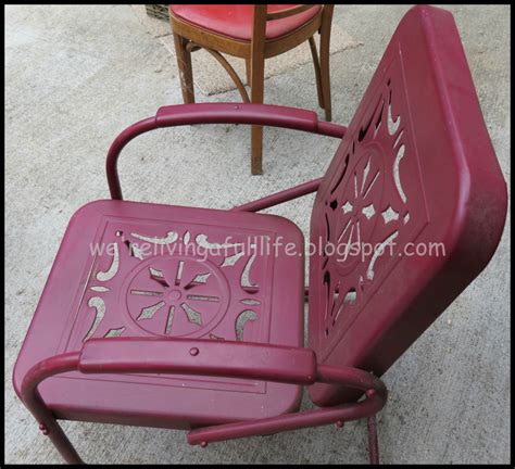 werelivingafulllife: pull up a vintage chair....