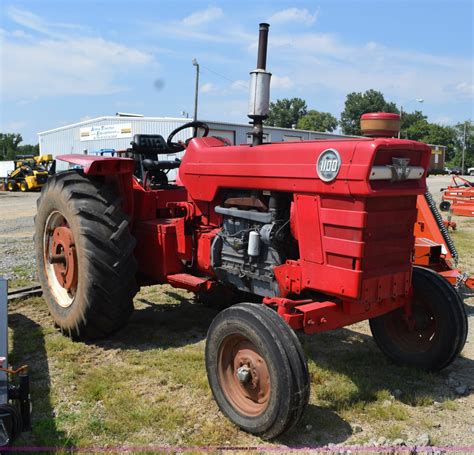 1967 Massey-Ferguson 1100 tractor in Alma, AR | Item L5851 sold | Purple Wave