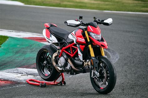 DUCATI HYPERMOTARD 950 (2019 - on) Review | MCN