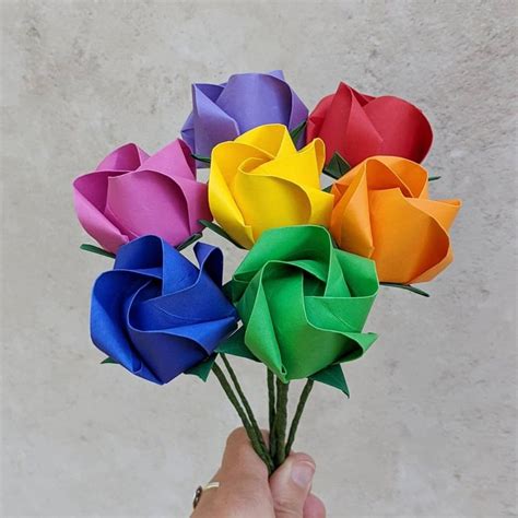 origami blooms rainbow roses | Paper roses, Origami rose, Paper flowers