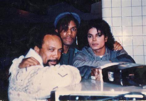 MJ — Michael Jackson con Jeffrey Daniel y Quincy Jones....