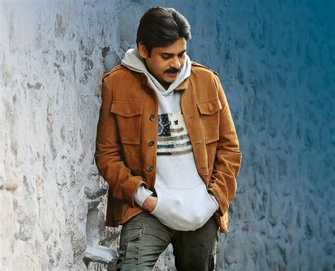 Pawan Kalyan New Agnathavasi Movie Latest Stylish ULTRA HD Photos ...