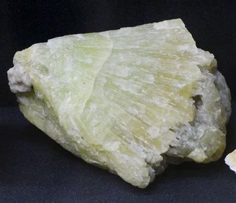 Radiating Green Strontianite - The Mineral and Gemstone Kingdom