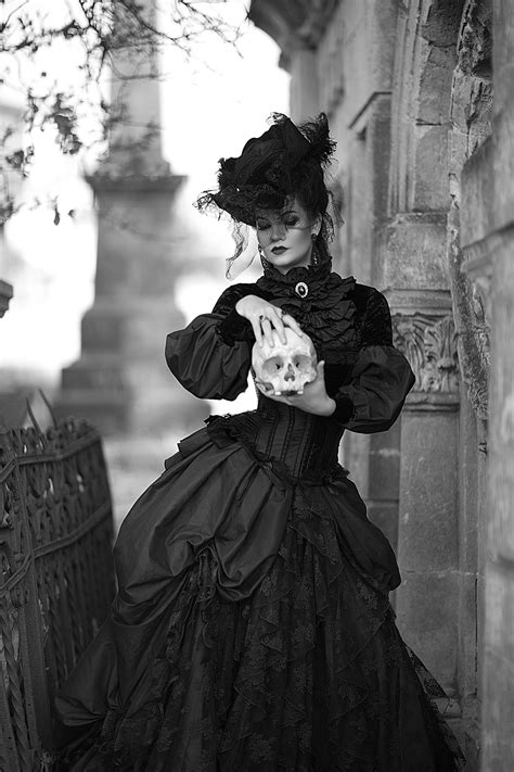 Pin by Alice Barcelos on history | Gothic costume, Goth dress, Victorian era fashion