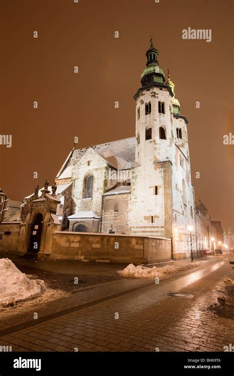 Krakow square snow hi-res stock photography and images - Alamy