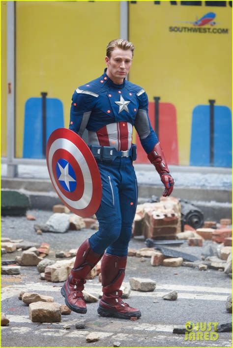 Chris Evans' Captain America Suit Could Provide Clue to 'Avengers 4 ...