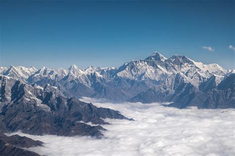 Mount Everest Aerial View - Fotografie stock e altre immagini di Ambientazione esterna - iStock