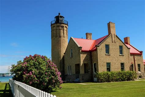 Straits of Old Mackinac Point Lighthouse Photograph by Dawn Richards ...