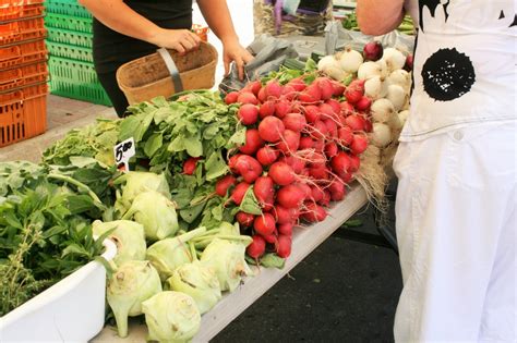 Farmers’ Market: Downtown Brampton