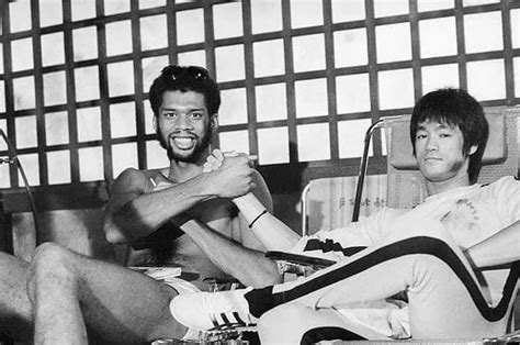 Kareem Abdul-Jabbar and Bruce Lee | Rare celebrity photos | Bruce lee photos, Bruce lee pictures ...