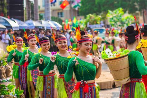 List of Top 5 Most Famous Spring Festivals in Vietnam