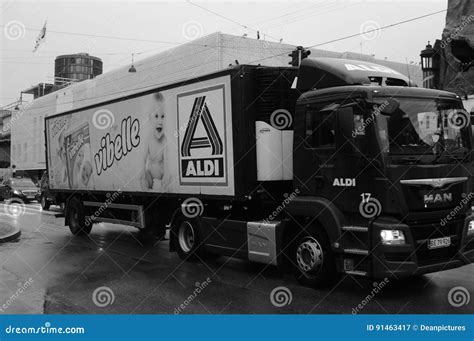 ALDI DELIVERY TRUCK editorial photography. Image of finanse - 91463417