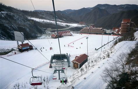 Enjoying Winter and Skiing in Gangwon, Korea | Winter resort, Winter ...